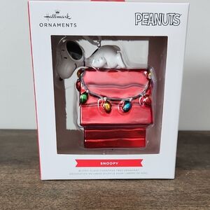 Hallmark Ornament - Snoopy On Doghouse With Lights